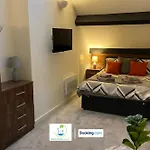 Centrally Located Cosy 2 Bed Duplex City Apartment By Green Haven Escapes In Bradford