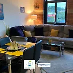 Centrally Located Cosy 2 Bed Duplex City Apartment By Green Haven Escapes In Bradford